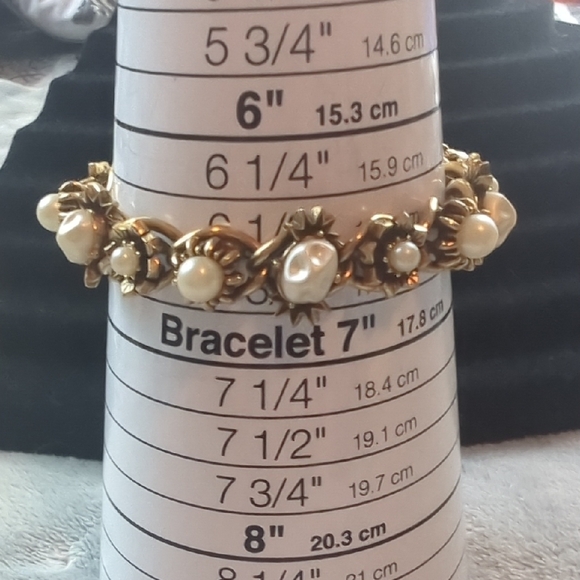 **Gifted'''' 1930-40'S GOLD TONE CREAMY WHITE FAUX PEARL BRACELET! - Picture 5 of 5